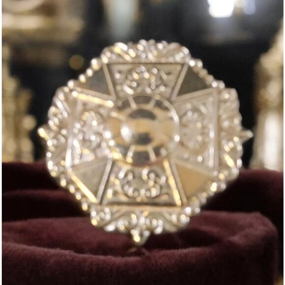 Vintage Gold Tone Scarf Shawl Clip - Picture 2 of 3